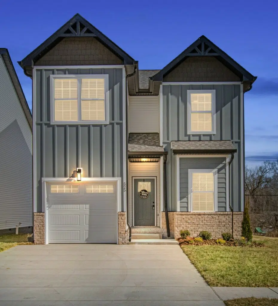 Modern 2 story home in Charleston Cove, Clarksville TN.